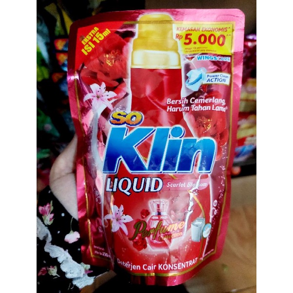 ( Pouch ) So Klin Liquid Deterjen Cair Konsentrat 240ml