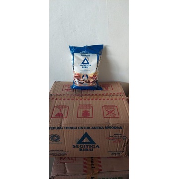 

Tepung Terigu Segitiga Biru Premium 1Kg