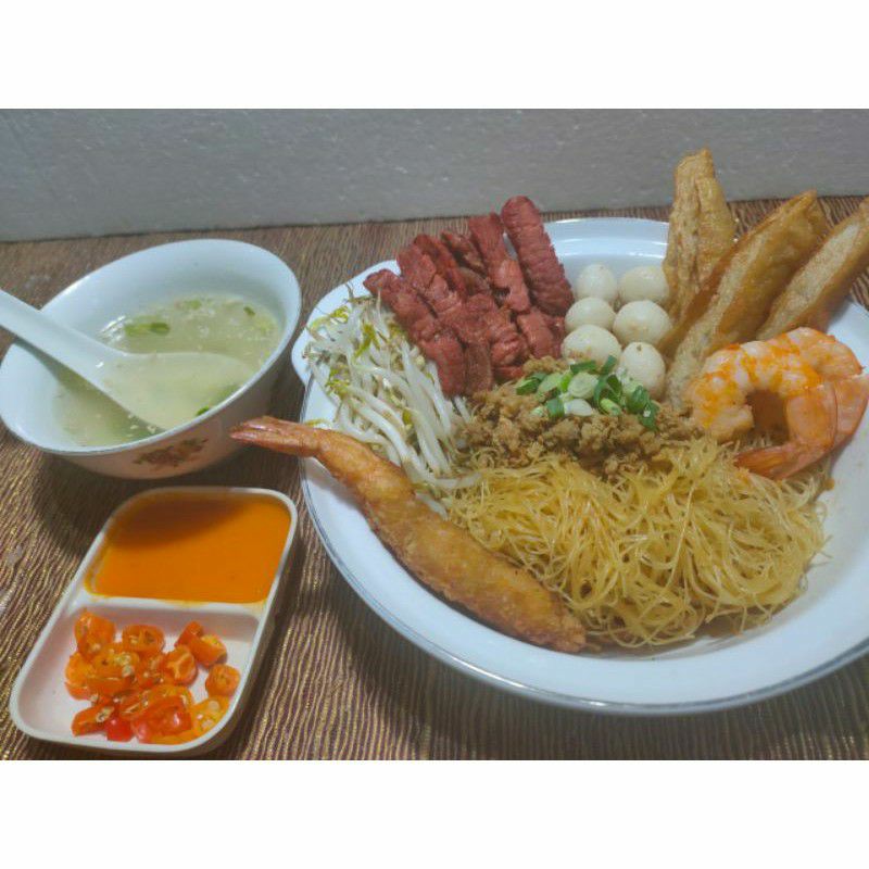 

Bakmi babi daging merah (Paket spesial udang)