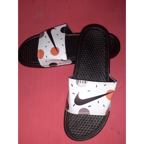 OBRAL MURAH..!! SANDAL SLIP ON NIKKE BENASSI POLKA UNISEX