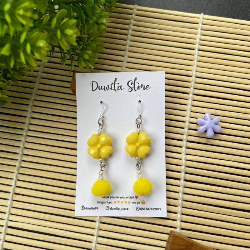 HANDMADE ANTING DEWASA KAITAN PLASTIK/SILVER MOTIF BUNGA+POM2