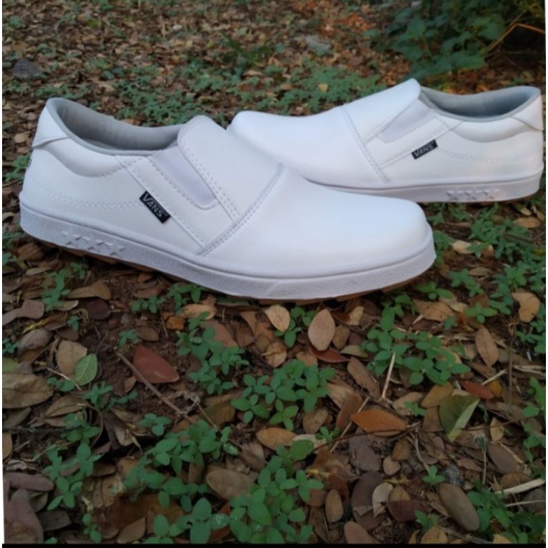 SEPATU KASUAL VANS SLIP ON PUTIH SEPATU TANPA TALI SEPATU PRIA WANITA