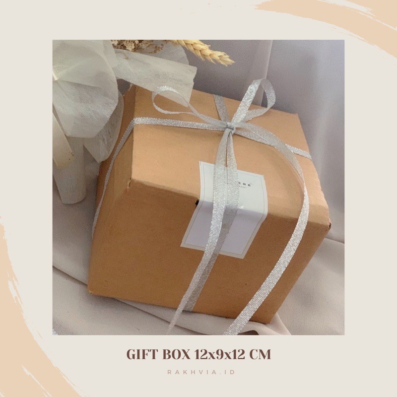

GIFT BOX KHUSUS PRODUK RAKHVIA FREE KARTU UCAPAN