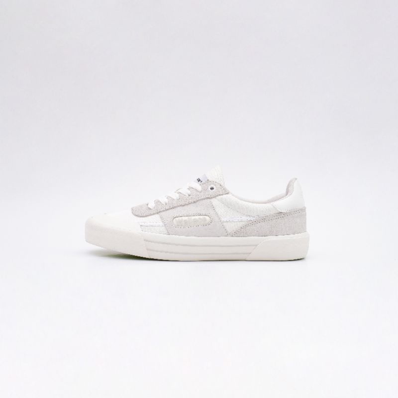 Wallace Clifton Basic All white