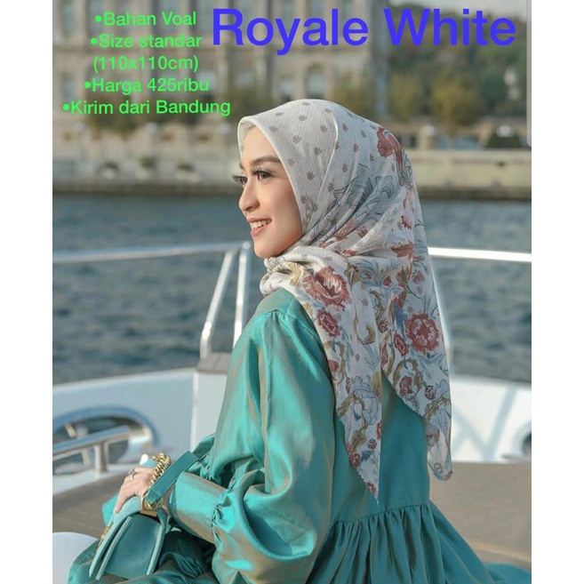 Buttonscarves Royale series White