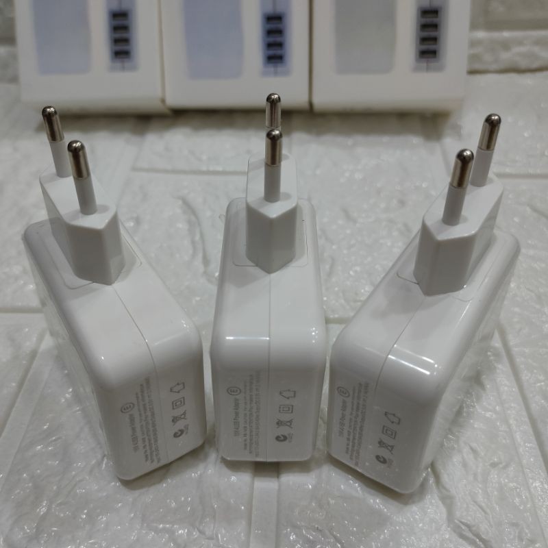 Batok charger / batok casan 4 usb