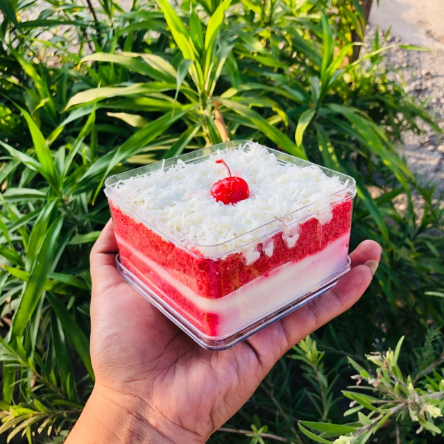 

Strawberry cheese dessert box