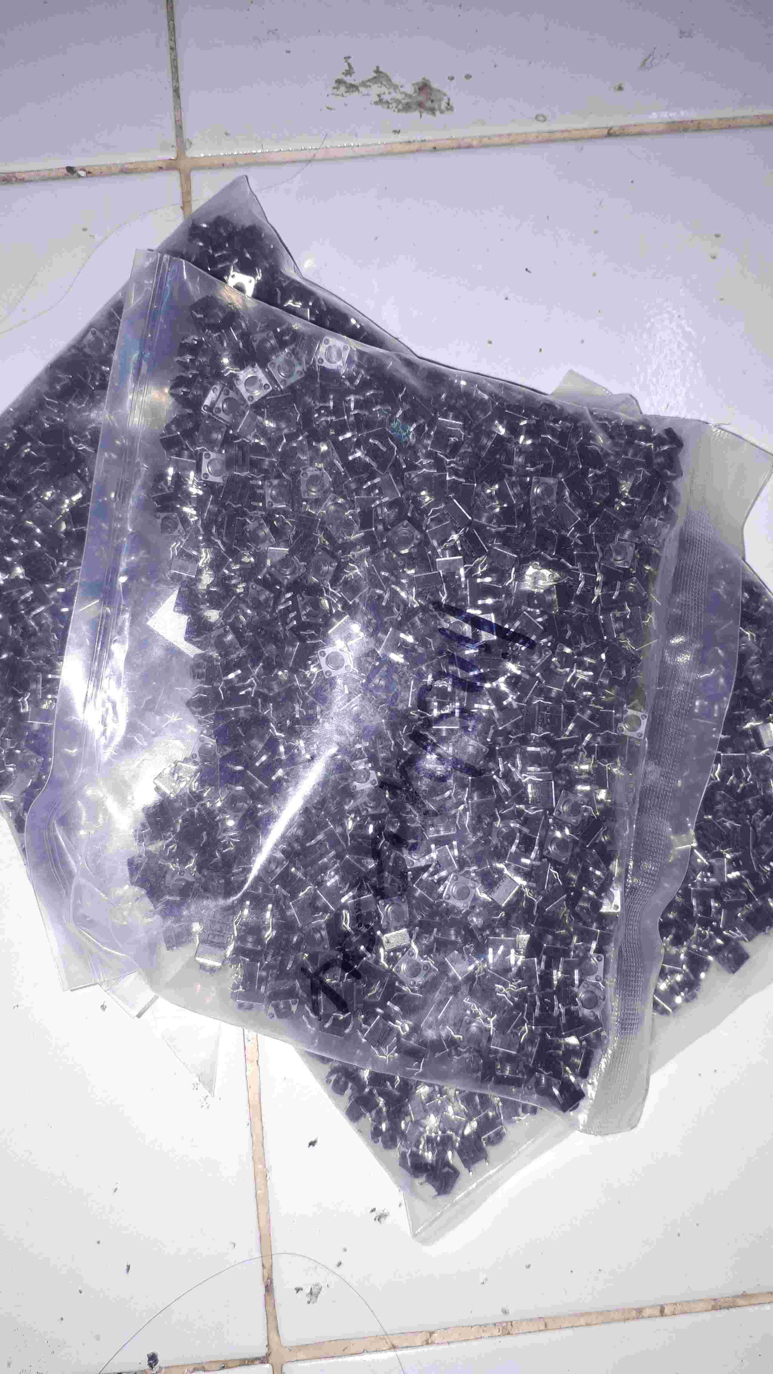 Mcigicm 2000pcs Tombol Push Button Tactile Mini 6 * 6 * 5mm 4 Pin Dip 6 * 6 * 5