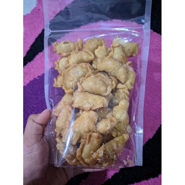 

pastel mini isi abon