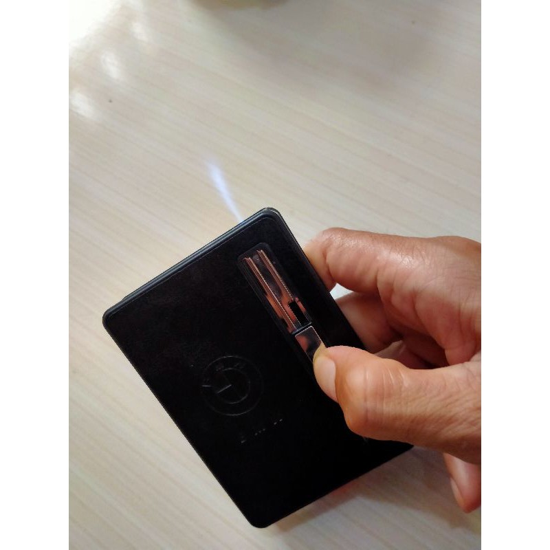 KOTAK ROKOK PLUS KOREKTRAVELER -CIGARETTE CASE + LIGHTER