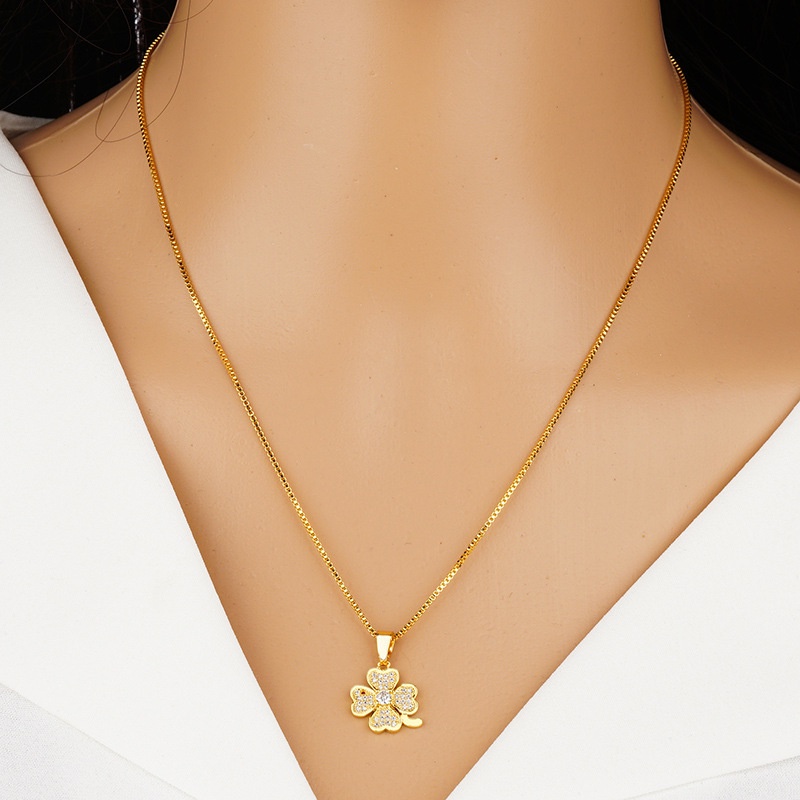 [Ready Stock]Fashion Gold-Plated Inlaid Diamond Lucky Four-Leaf Clover Pendant Necklace