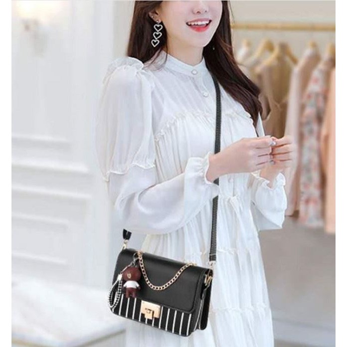 Tas Selempang Modis Vertical Line Import T1882B