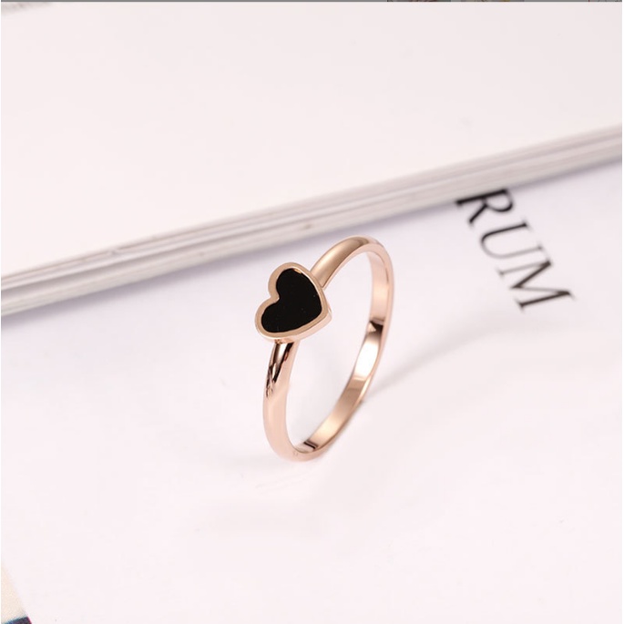 COD❤️Cincin Love Wanita Titanium korea Cinta Cangkang Hitam Hati Persik Cina-A.one