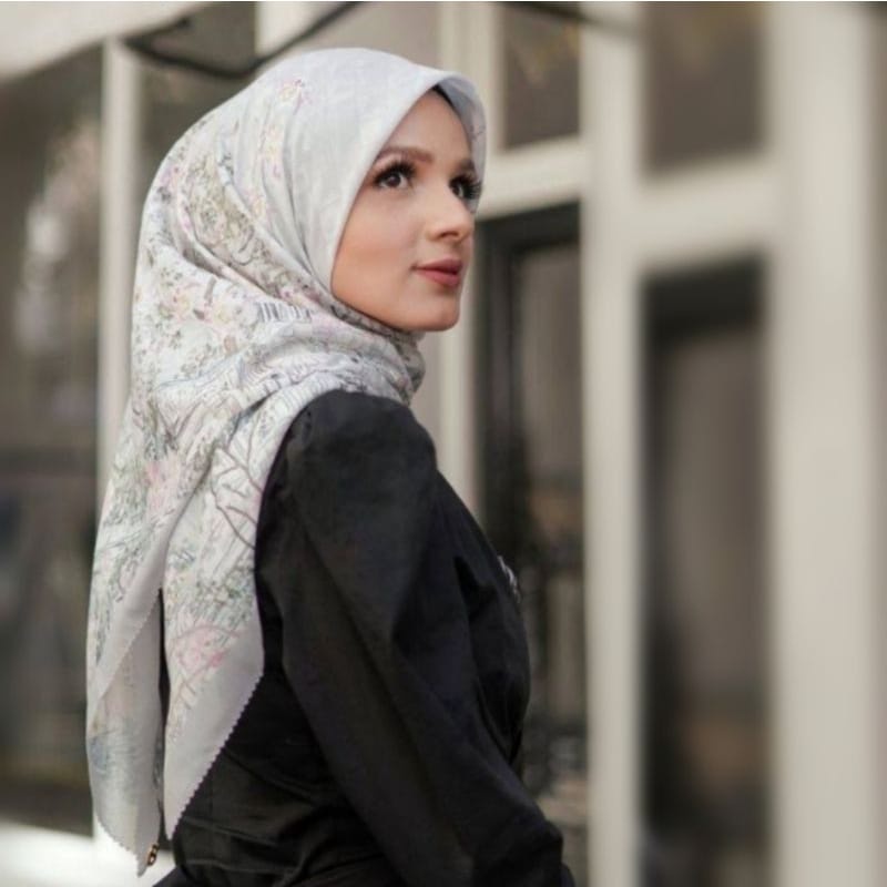 HIJAB VOAL JOURNEY MOTIF SANTORINI SERIES/COD/KERUDUNG SEGIEMPAT MOTIF 110X110 /HIJAB KORAN/HIJAB MO