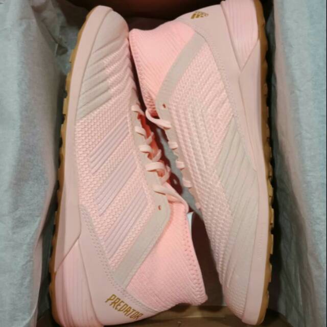 predator 18.3 pink