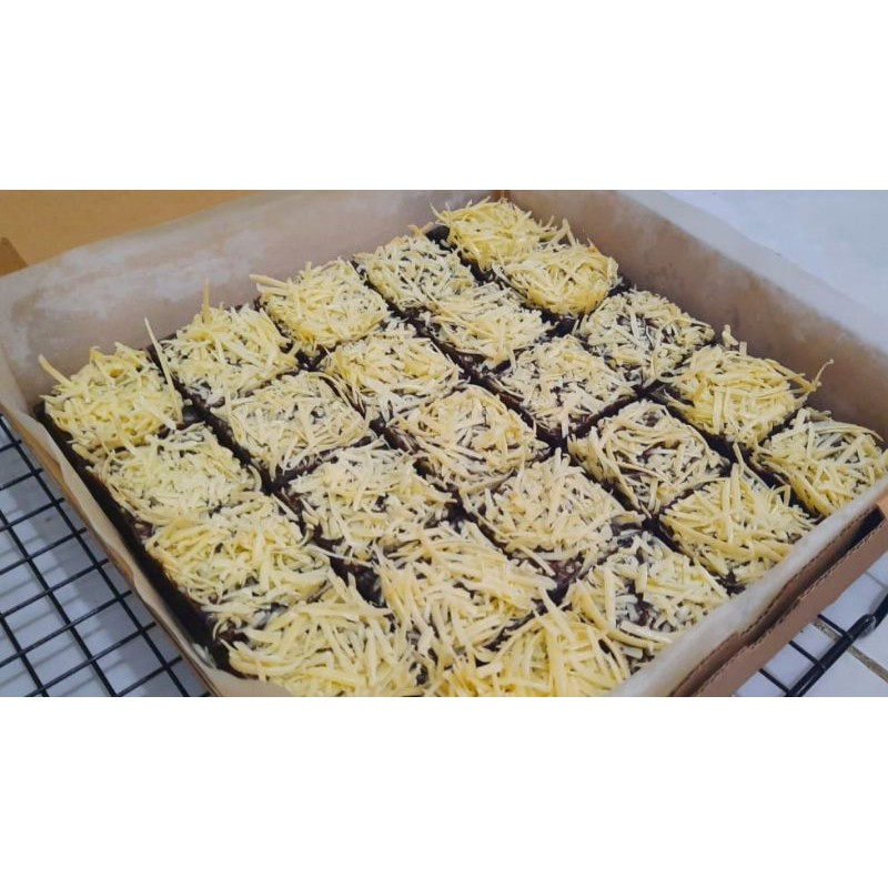 

Fudgy Brownies Full Keju ukuran 20x20