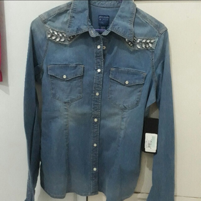 Kemeja Guess