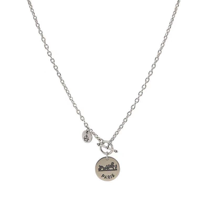 Kalung Rantai Klavikula Pendek Dengan Liontin Bulat Motif Tulisan Gaya Korea Untuk Wanita