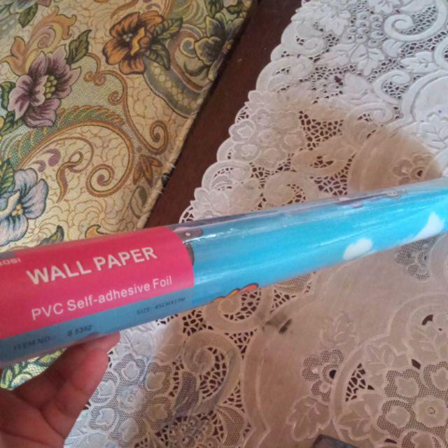 Grosir Murah_wallpaper Sticker Dinding Biru Awan Ruang Tamu Dan Kamar Motif Kartun Thomas 10x45cm