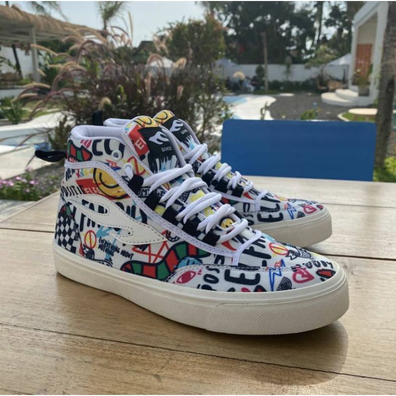 sepatu Elfamous white fury high