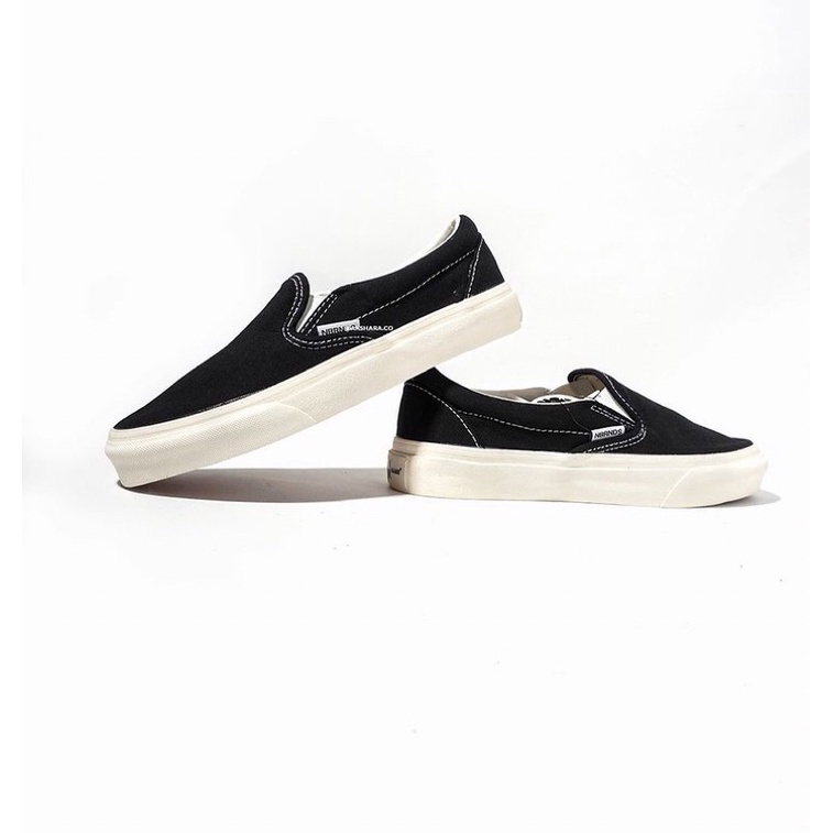 NOBRANDS SLIP ON BLACK WHITE