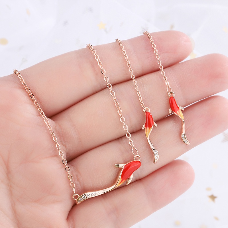 Kalung Rantai Emas 18k Desain Ikan Koi Fortune Aksen Berlian Untuk Wanita