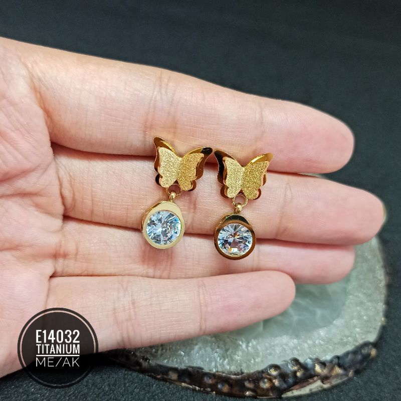 Anting Titanium Stud Kupu Zircon E14032