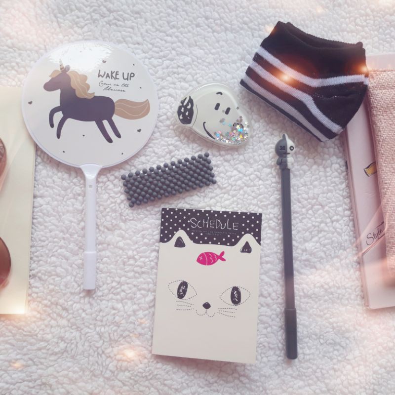 

Black Gift Package // Kado Unik sesuai Warna // 1Set Hadiah UlangTahun Wisuda // Birthday Graduation