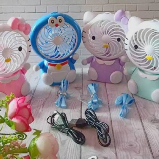 Mini Fan Kipas Angin Karakter Doraemon dan Hello Kitty