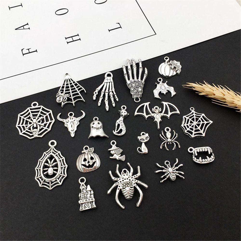 Preva 20 Pcs Random Halloween Charms Earrings DIY Gelang Hantu Spider Labu Kerangka