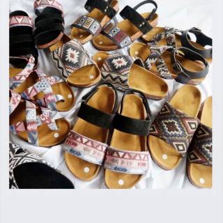  SANDAL  WANITA SANDAL  GUNUNG SANDAL  PANTAI  SANDAL  