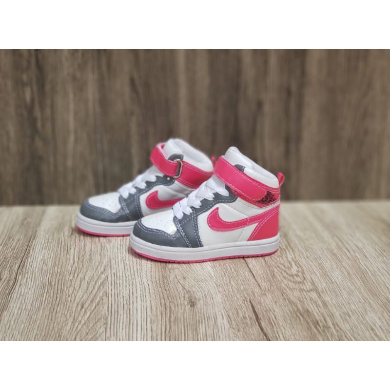 sepatu bayi nike bayi perempuan dan laki laki size 19-25