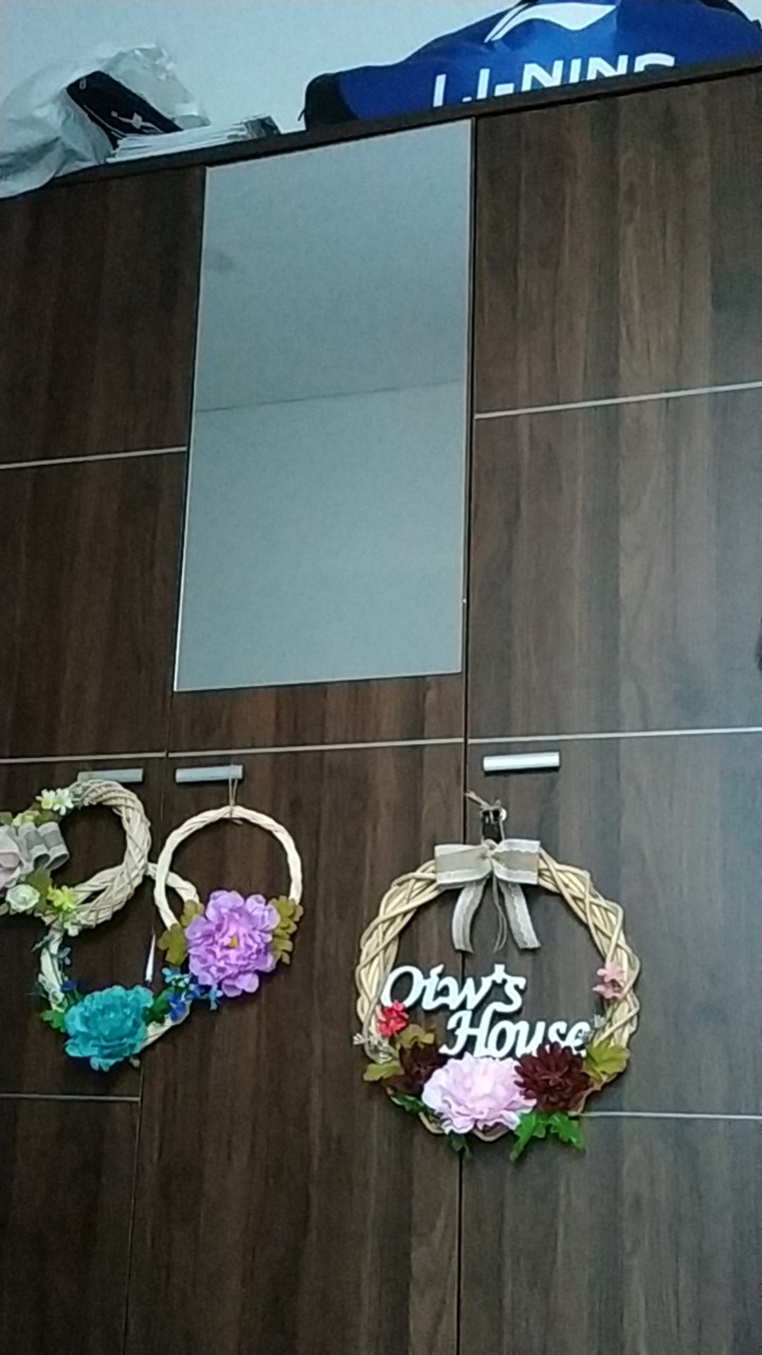 Etalase Khusus Tulisan Kayu Custom