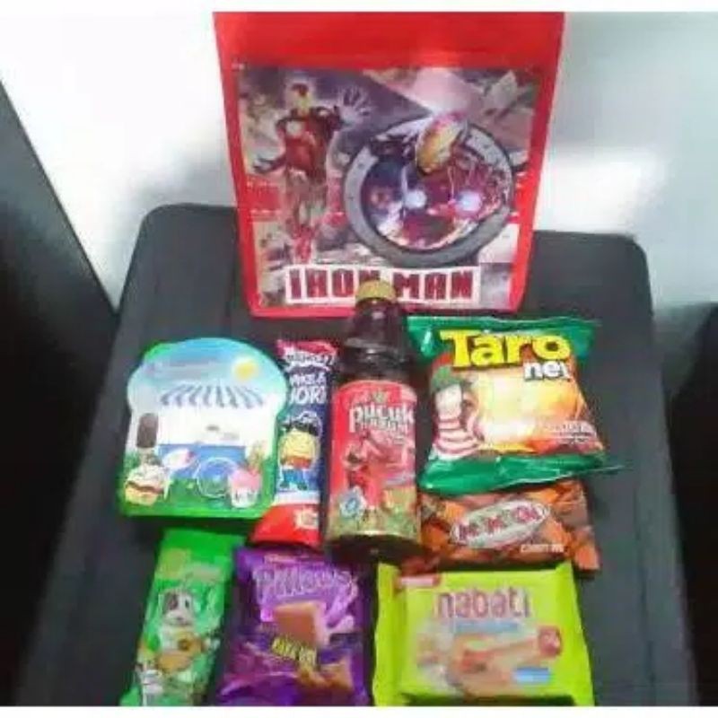 

TAS ULTAH IRONMAN KARAKTER KARTUN AVENGERS MODEL KANTONG DEPAN