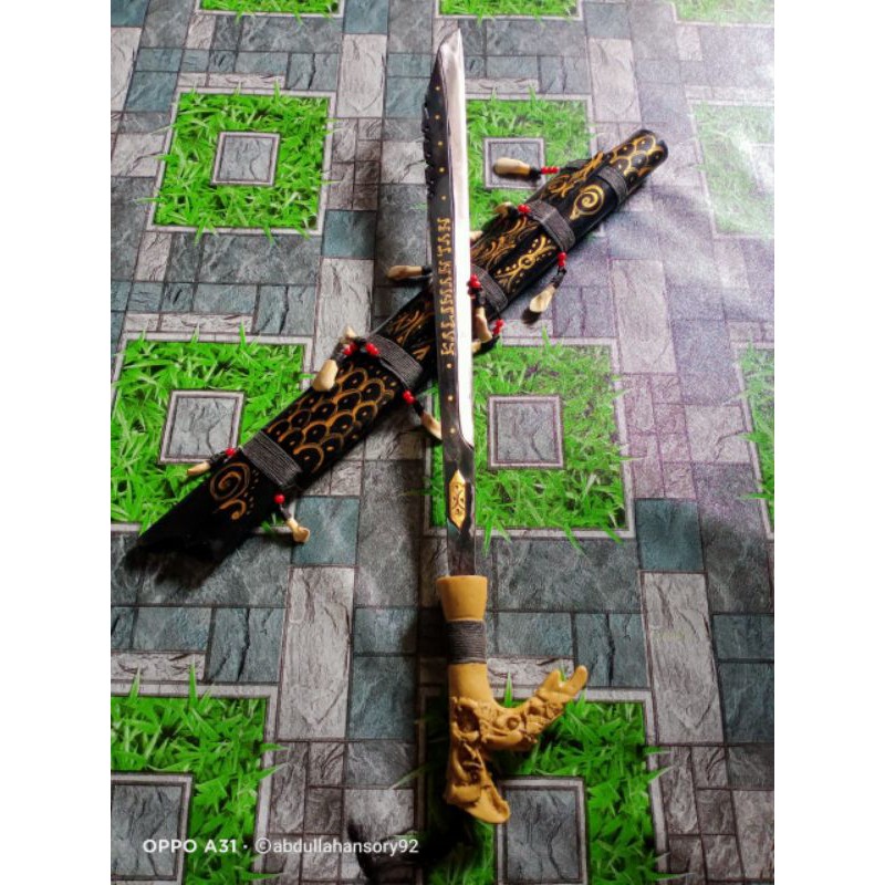 Mandau asli kalimantan