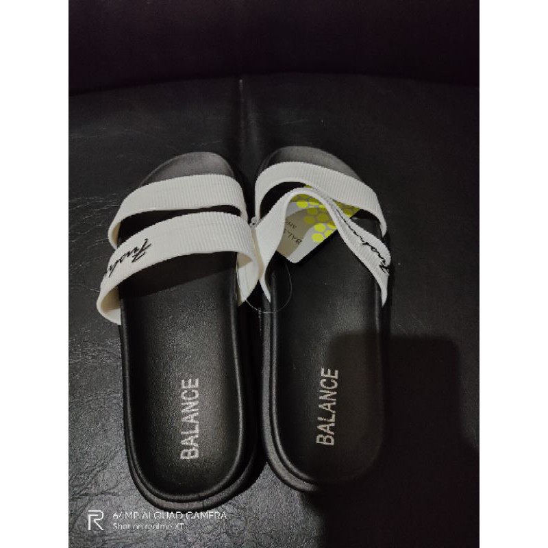 New BLC 840-1 Sandal Jelly Mola bacadeskripsi-Hitam Putih
