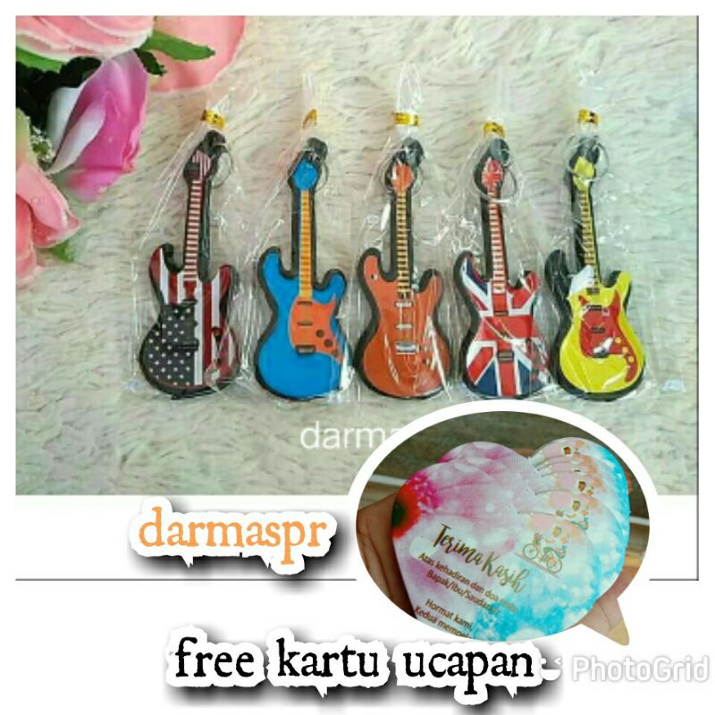 Souvenir pernikahan gantungan gitar murah dan unik isi 100pcs