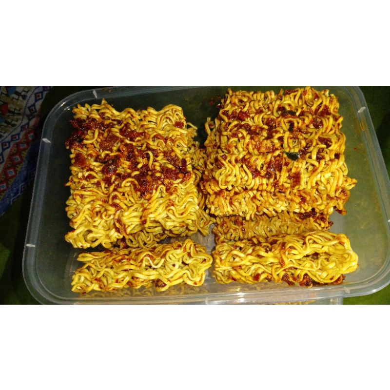 

Mi Kering Goreng 150gram PEDAS Asin gurih (bumbu basah)