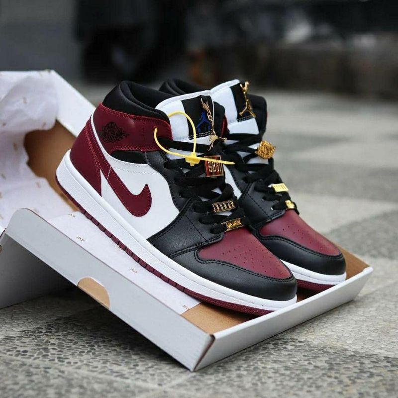 nike jordan 1 beetroot