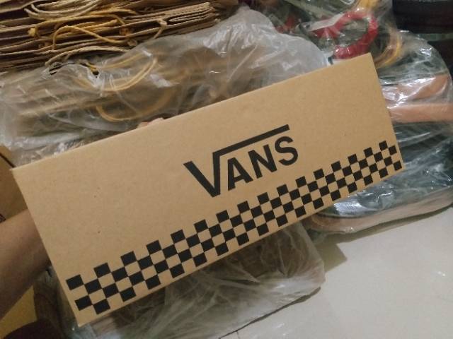 Tempat Kotak Box Sepatu Vans Off The Wall Kado Hadiah