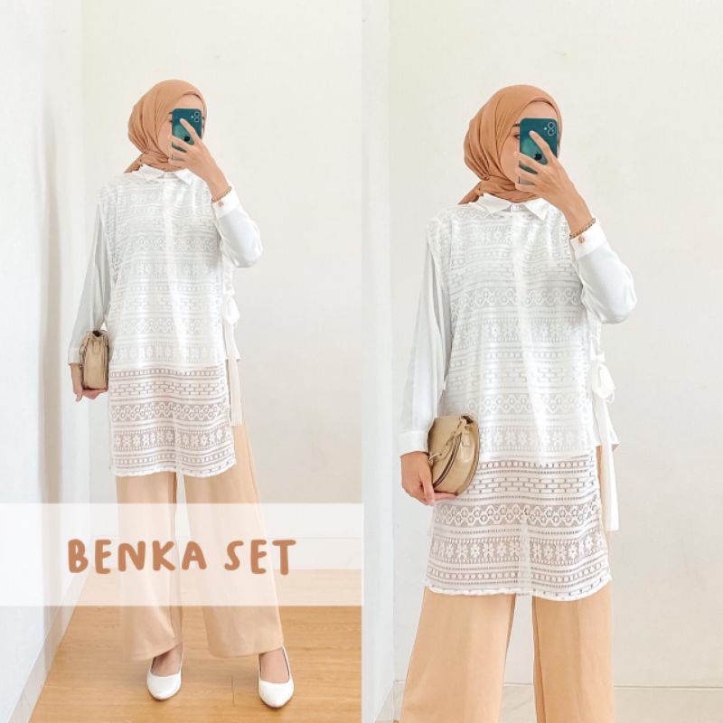 LOCANA BENKA SET
