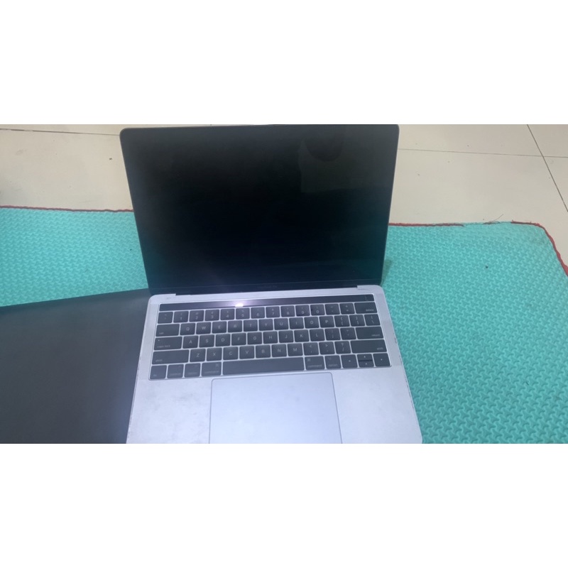 macbook pro 2017 touch bar