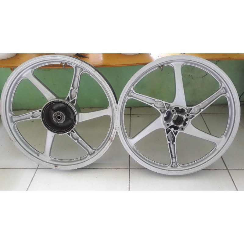 Jual velg oryginal YAMAHA JUPITER Z CASTWHEEL LIMITED EDITION Indonesia
