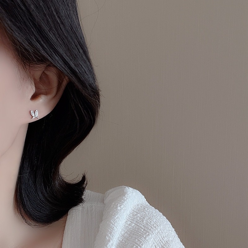 Anting Stud Desain Kupu-Kupu Mini Aksen Mutiara Kristal Zircon Gaya Vintage Korea Untuk Wanita