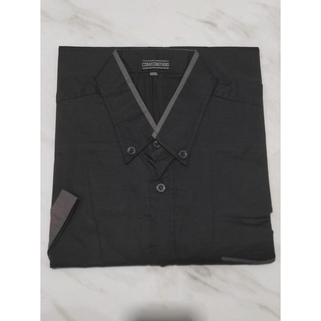 REAL PIC 0093 Hem Cowok Kemeja Pria Jumbo Big Size Lengan Pendek Polos Kantong Saku HITAM LIS ABU