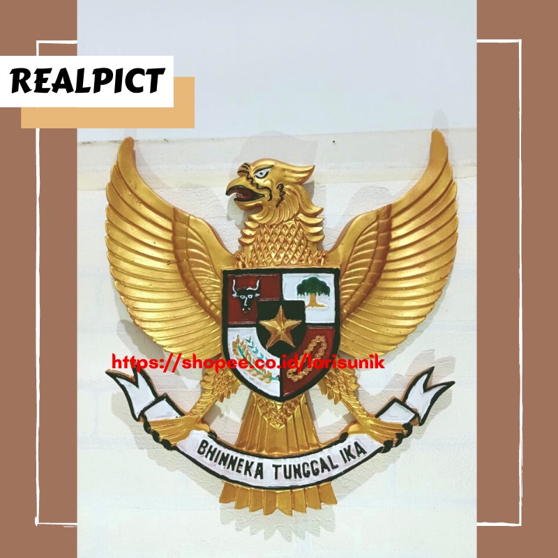 Hiasan Dinding Patung Garuda Pancasila Lambang Negara 3 Dimensi Fiber Logo Burung Garuda Gold 45X45 CM (DATAR)