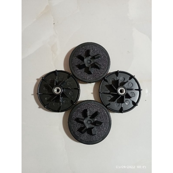 gigi ( konektor) blender hitam lubang drat kecil