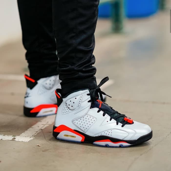 Sepatu Nike Air Jordan Retro 6 
