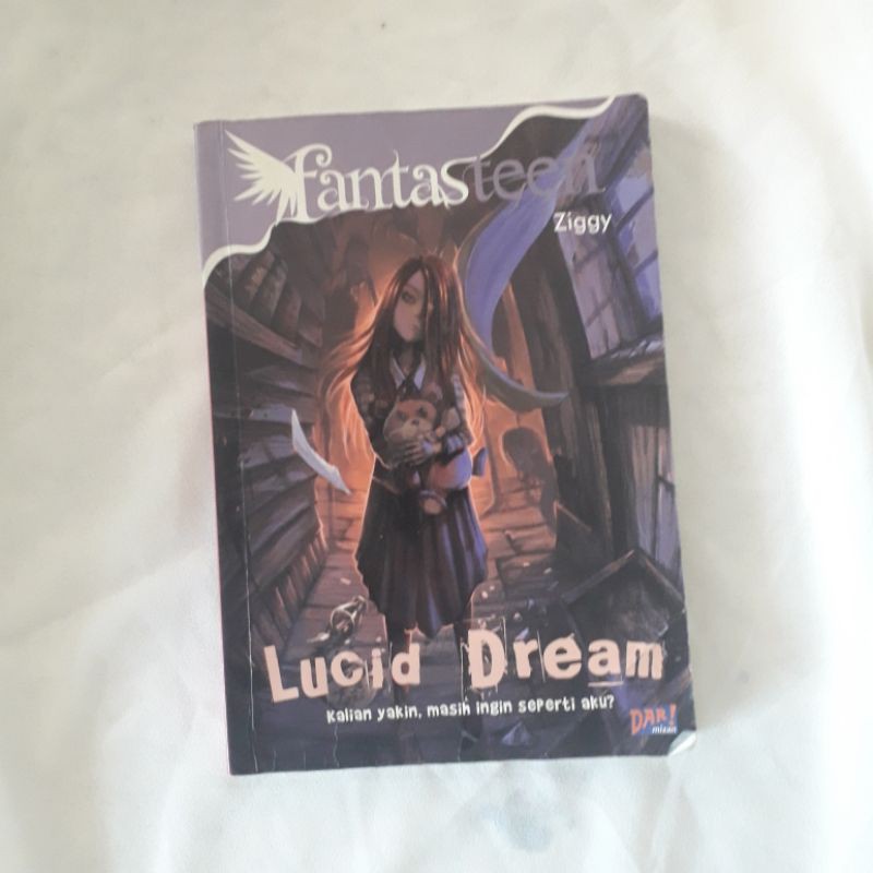 [PRELOVED BUKU MURAH] NOVEL FANTASTEEN LUCID DREAM