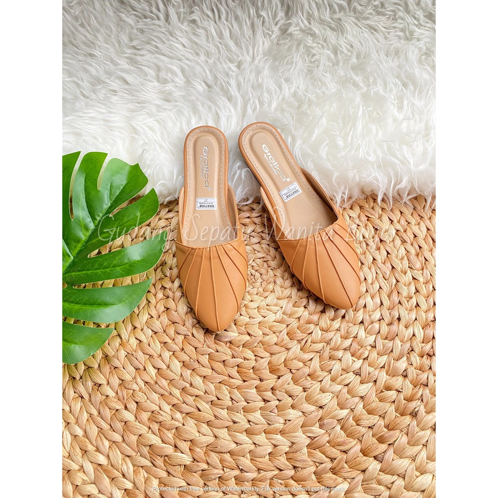 Gratica Sepatu Wanita Sandal Flat Lancip Garis KH 048